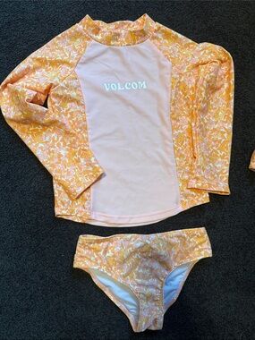Volcom Girls Pink & Orange Floral Long-Sleeve Rashguard Set